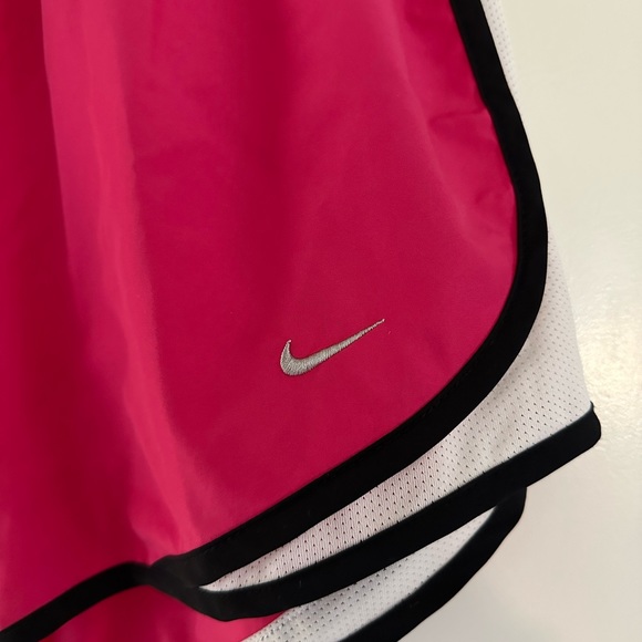 Nike athletic shorts - Picture 3 of 3